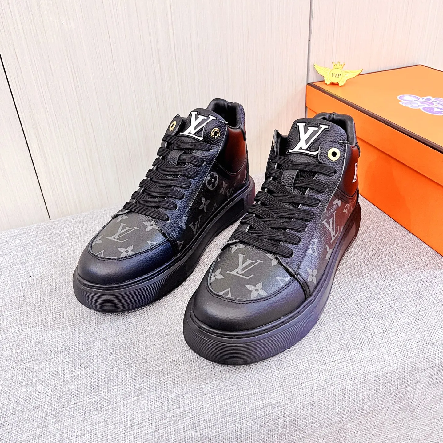 Men's Men's Shoes Men's Shoes 💰 460 Men's Men's Shoes 💰 [ LV ] 🔥 Louis Vuitton Men's high-end brand official website 1:1 latest masterpiece: the upper is made of Italian imported first-layer cowhide with a comfortable and breathable lining ➕ Made of the original non-slip and wear-resistant outsole 🔥, making walking more convenient and comfortable! An exclusive new model, a stunning work, a beautiful 1:1 replica [color] compared to the official quality! Create a fashionable personality to set off your uniqueness! A must-have for trendy men! Classic 🔥Size: 38-44 Color: 🔥 2⃣️colors available🔥.